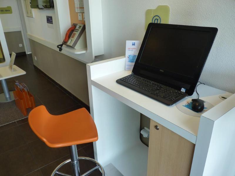 Ibis Budget Roanne Hotel Экстерьер фото