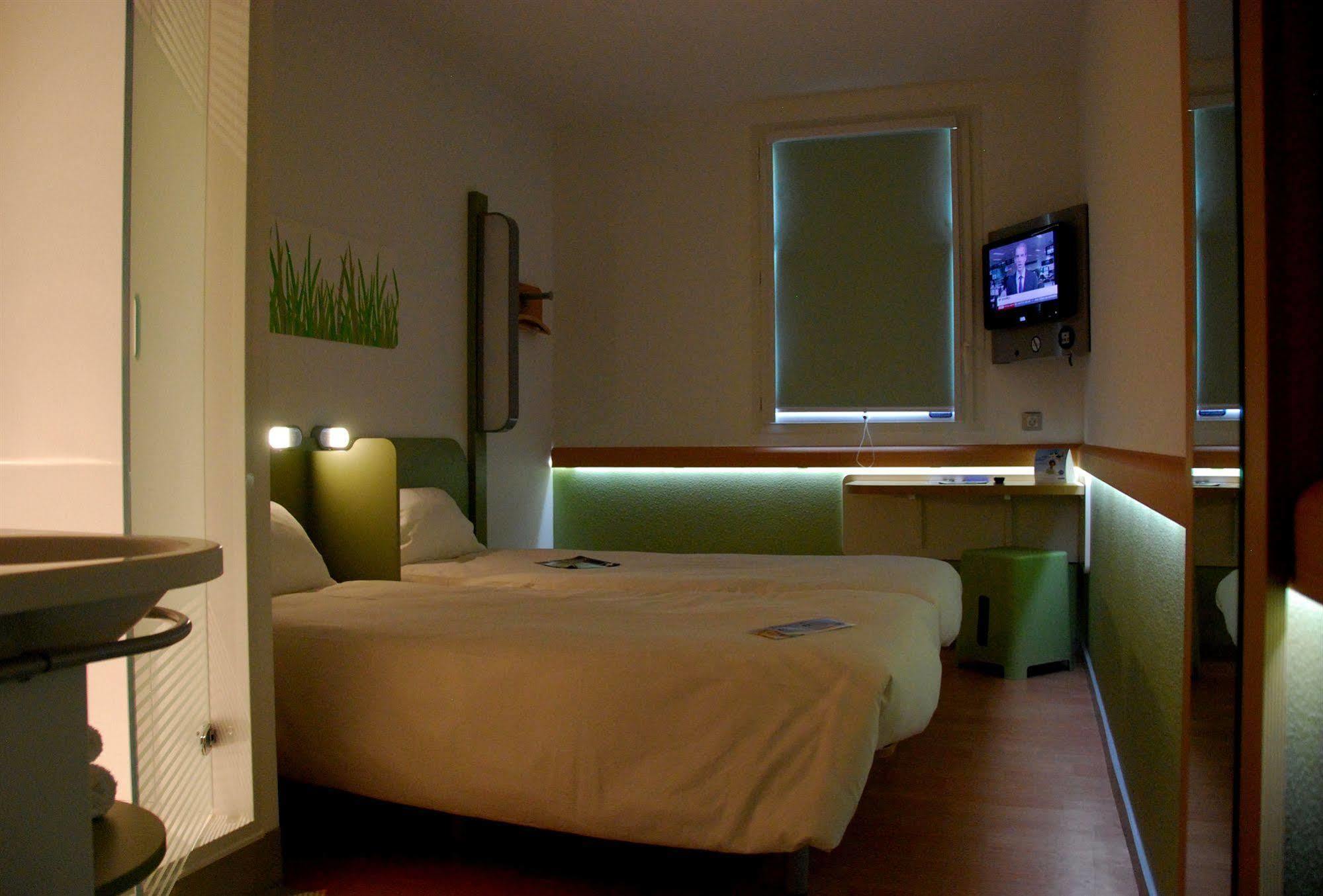 Ibis Budget Roanne Hotel Экстерьер фото